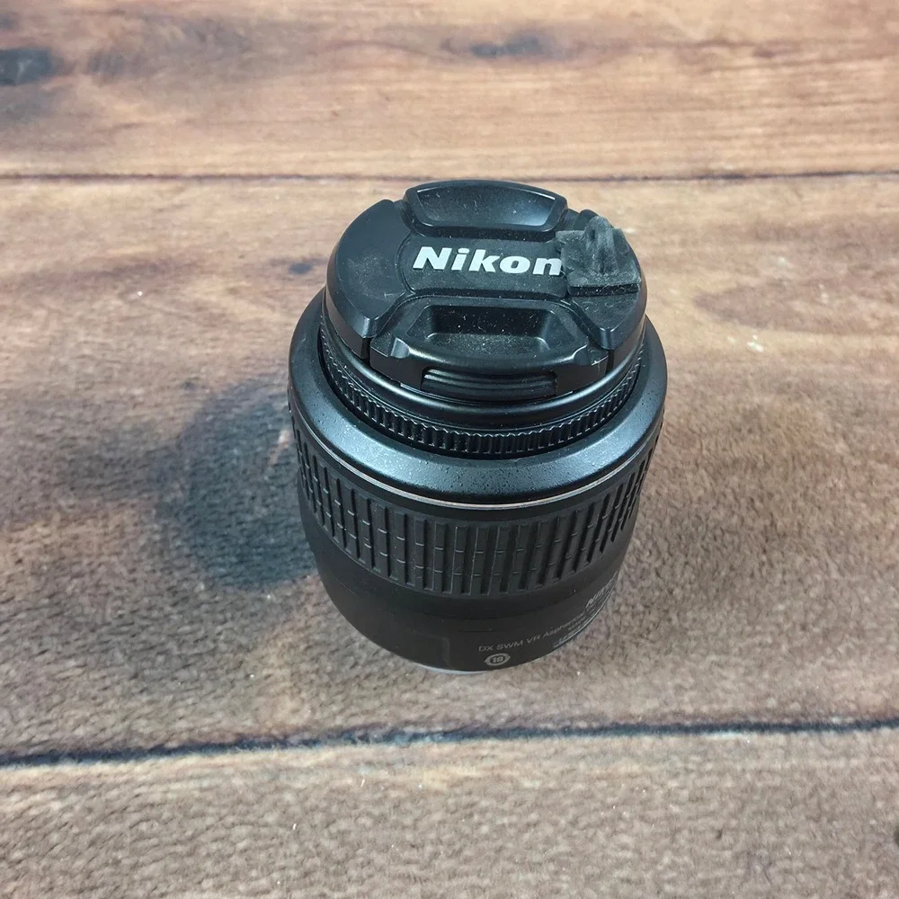 Nikon AF-S DX Nikkor 18-55mm f/3.5-5.6G VR Lens Black Good Vibration Reduction